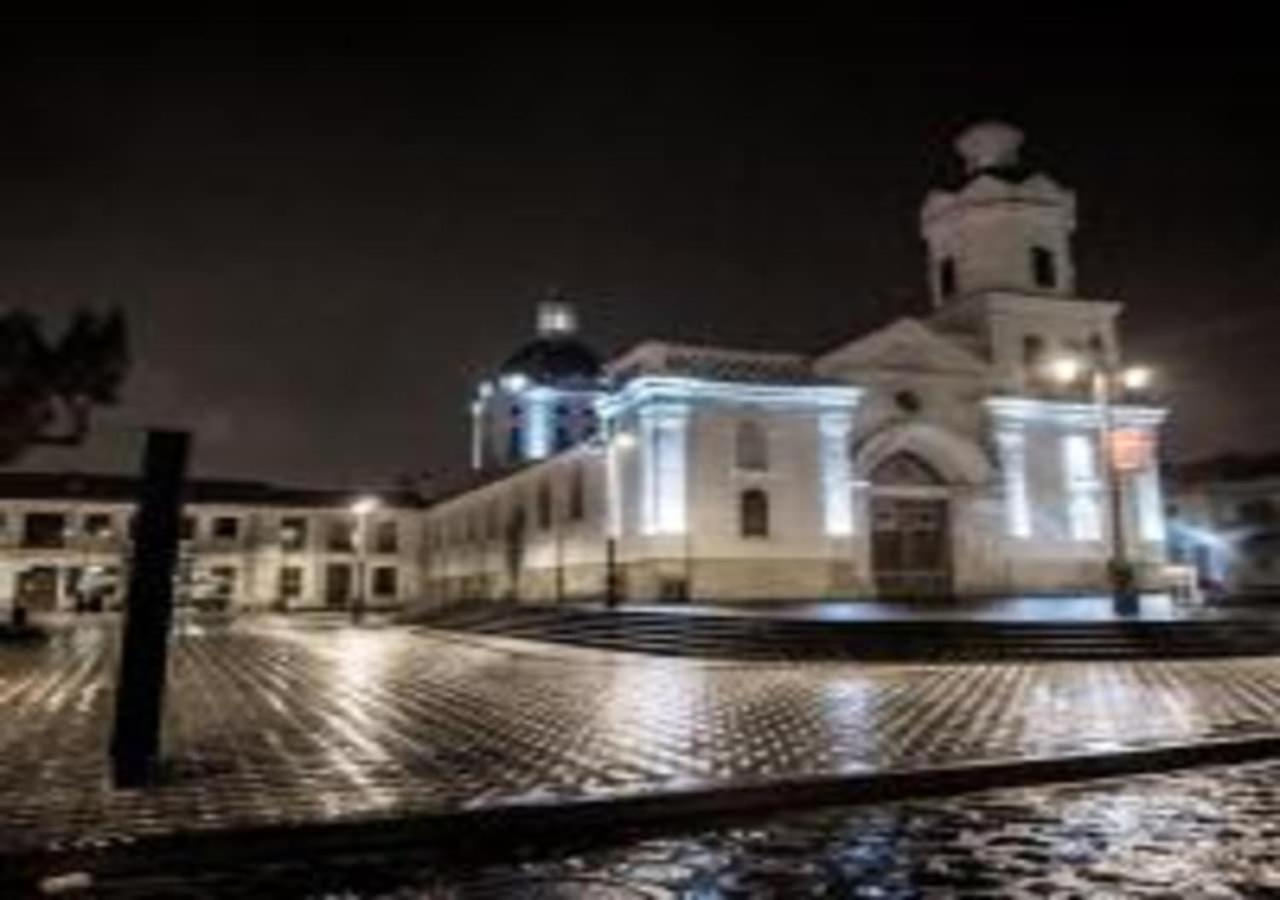 Hotel Azul De La Plaza By Chat Noir Cuenca Exterior photo