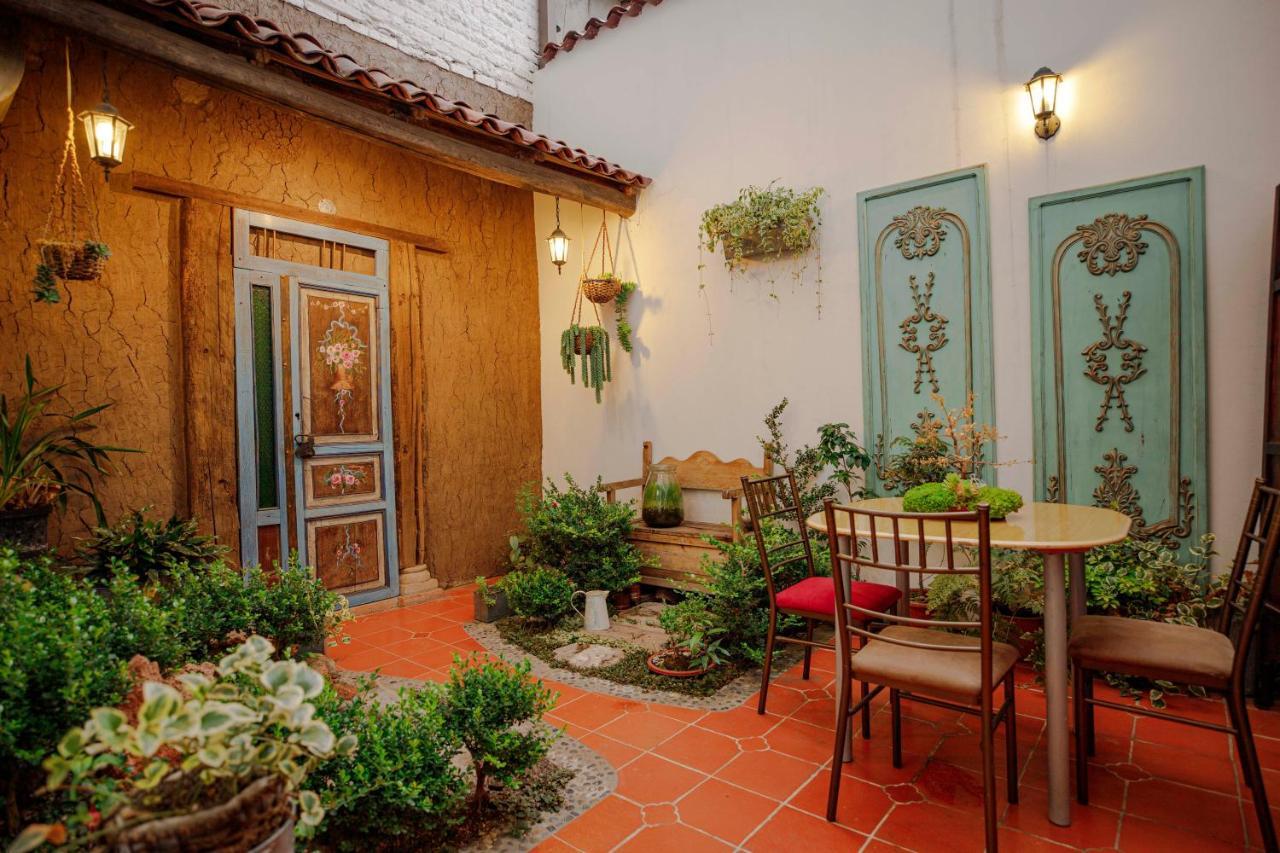 Hotel Azul De La Plaza By Chat Noir Cuenca Exterior photo